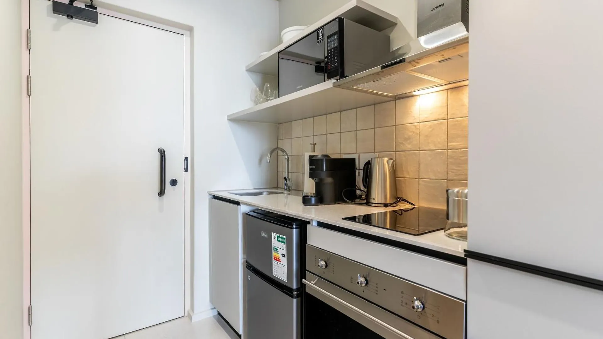 The Rose 608 - Stylish City Centre Studio Κέιπ Τάουν 0*,  Νότια Αφρική
